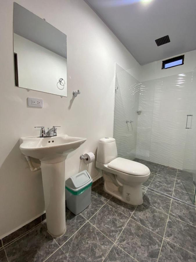 Artesanos Y Turistas Appartement Guatapé Buitenkant foto