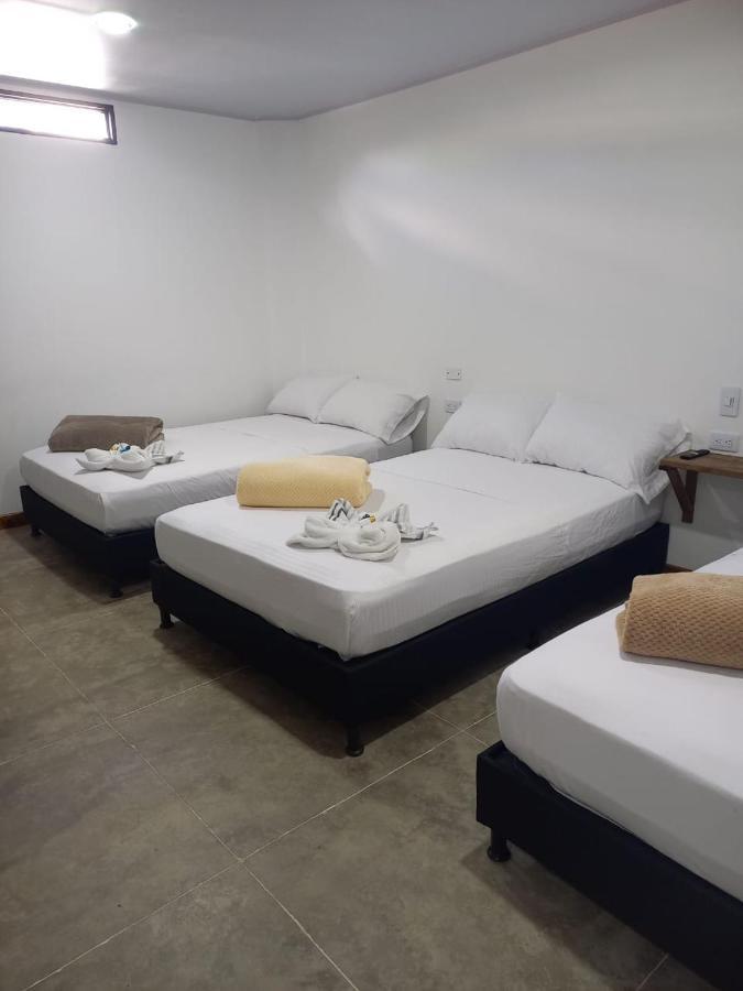 Artesanos Y Turistas Appartement Guatapé Buitenkant foto