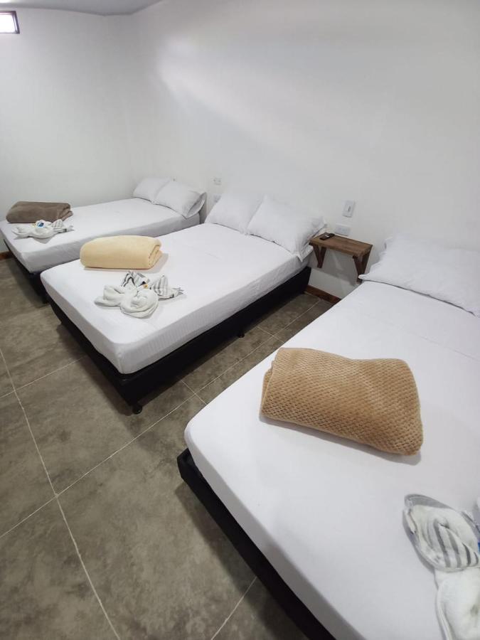 Artesanos Y Turistas Appartement Guatapé Buitenkant foto