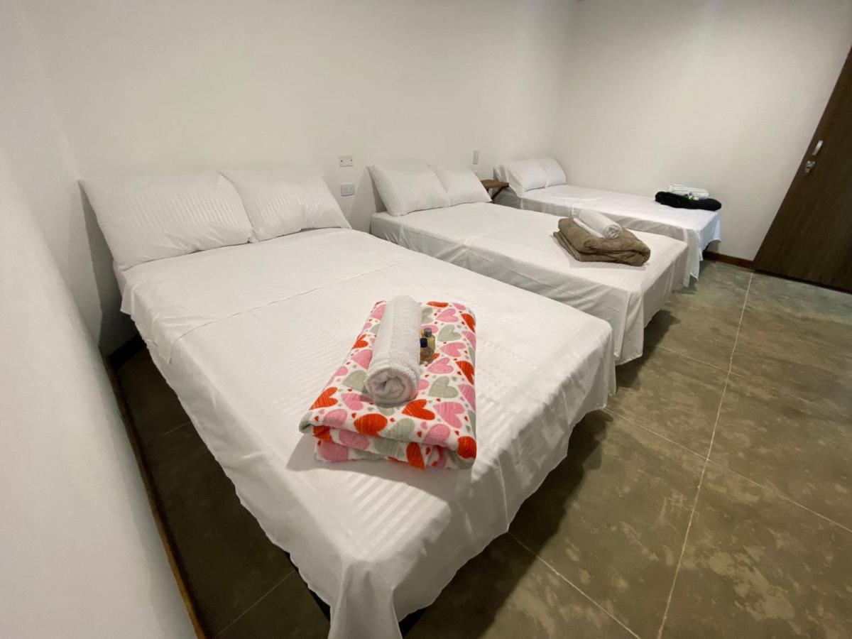 Artesanos Y Turistas Appartement Guatapé Buitenkant foto