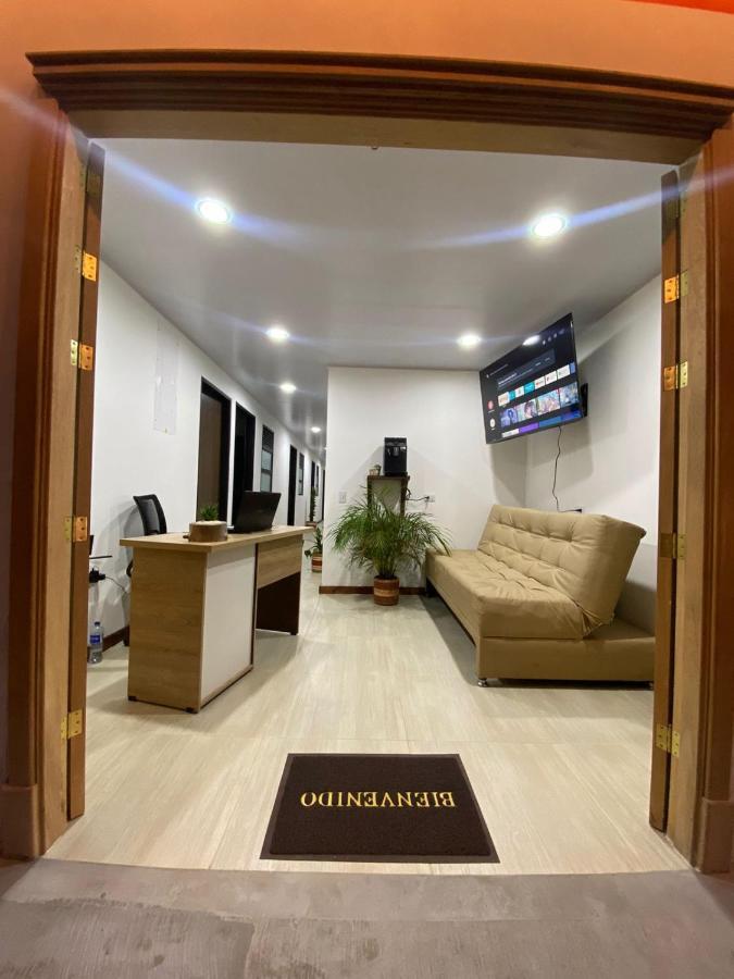 Artesanos Y Turistas Appartement Guatapé Buitenkant foto