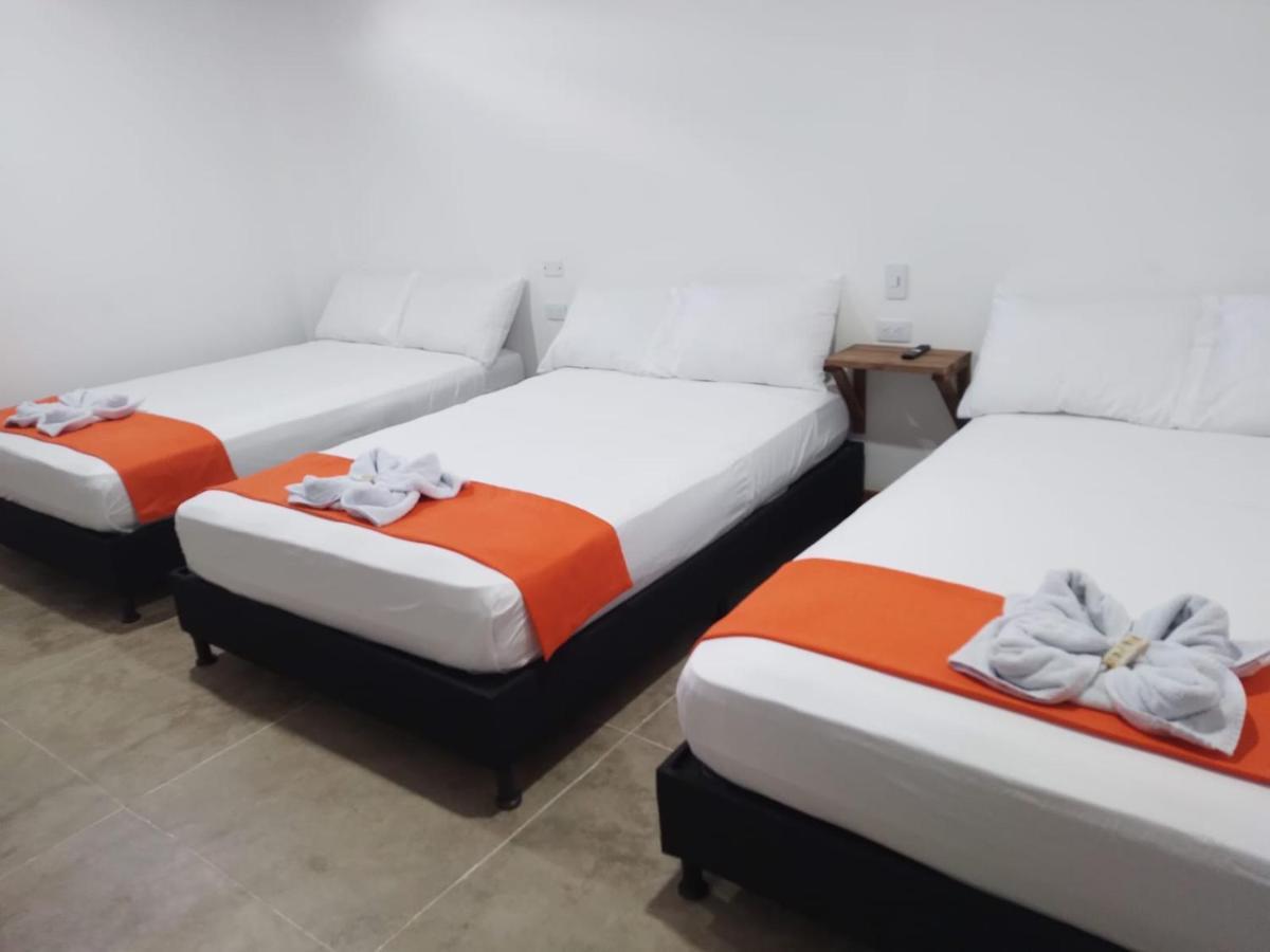 Artesanos Y Turistas Appartement Guatapé Buitenkant foto