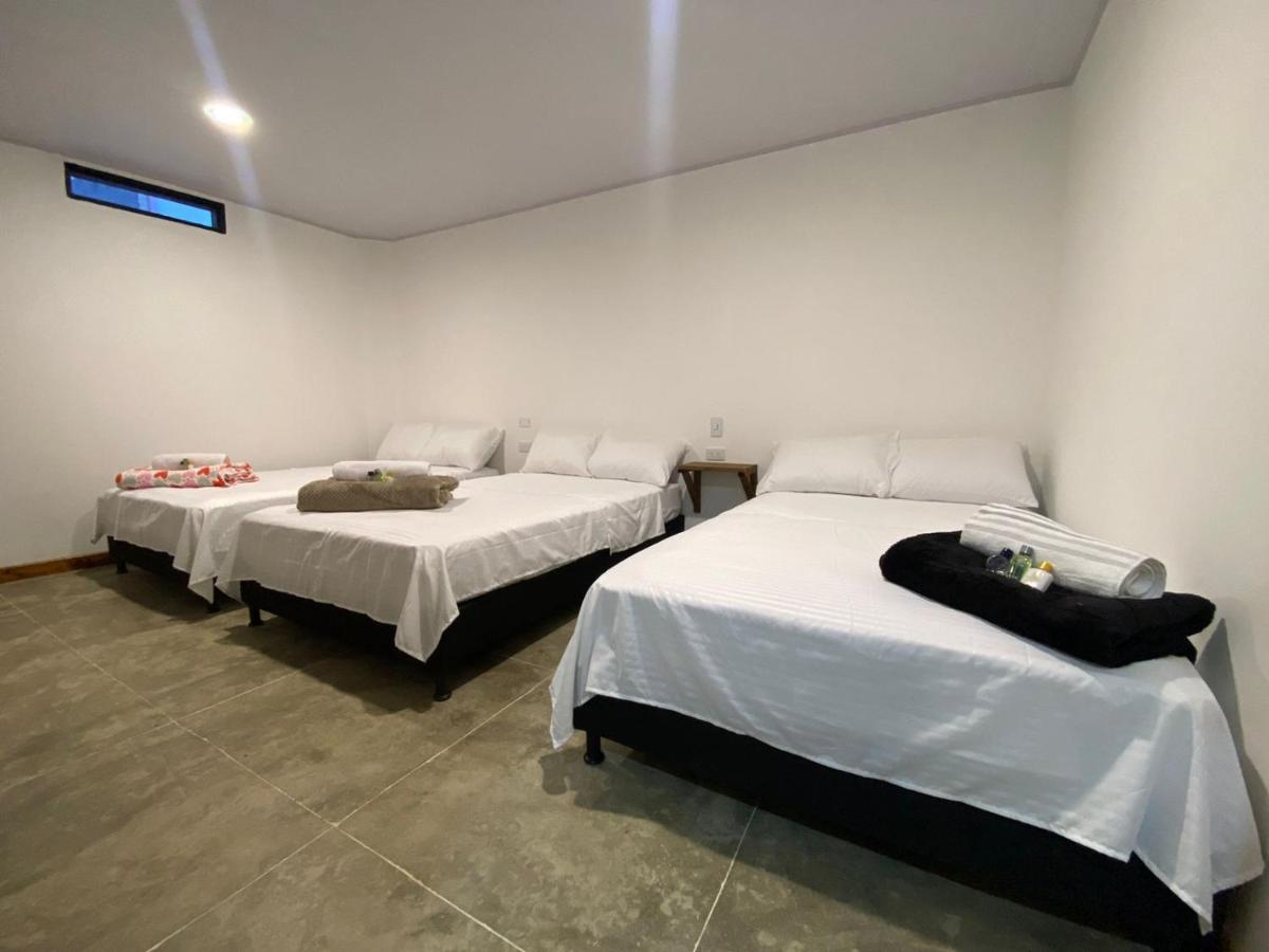 Artesanos Y Turistas Appartement Guatapé Buitenkant foto