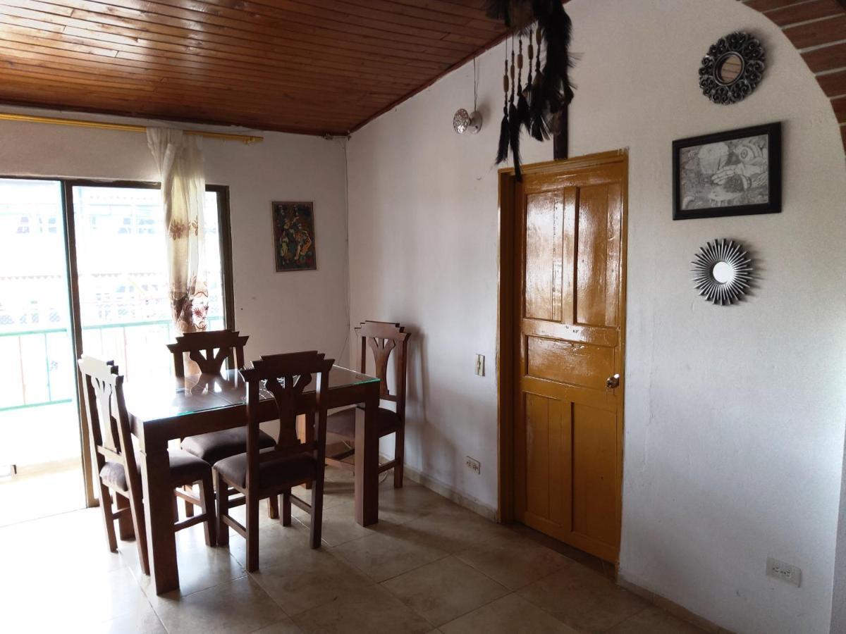 Artesanos Y Turistas Appartement Guatapé Buitenkant foto